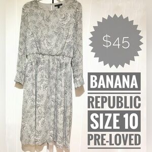 🗽Banana Republic Long Sleeve Floral Dress Elastic waist and wrist midi dress